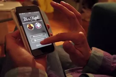 Val-d’Oise - Essonne : il repère une étudiante sur Tinder, la harcèle puis la braque